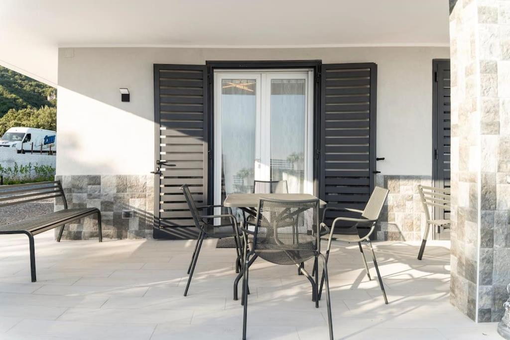 Appartamento Emma Con Piscina - Vista Mare"Tenuta Croce" 살레르노 외부 사진