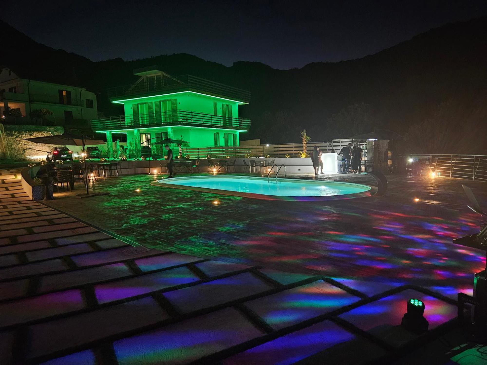 Appartamento Emma Con Piscina - Vista Mare"Tenuta Croce" 살레르노 외부 사진
